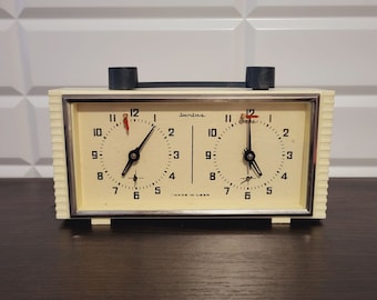 Horloge d'échecs, horloge de minuterie de tournoi soviétique, horloge des années 70, horloge Jantar blanc, horloge de table, fabriquée en URSS, printemps