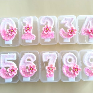 Floral Number Birthday Candle Pink Glitter Flower Cake Prop for Girls Party Boho Theme Pastel Table Accent for Kids Celebration 0 to 9