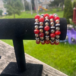 Traditional Beaded bracelet Red/Peach/Noir/White