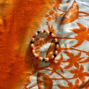 Traditional Beaded bracelet Red/Peach/Noir