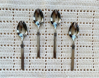 Oneida Northland Stainless Flatware - Secret Fling Pattern - Set