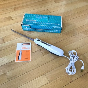 AMAZING Vintage Universal Electric Carving / Slicing Knife by General Electric Model UK-3