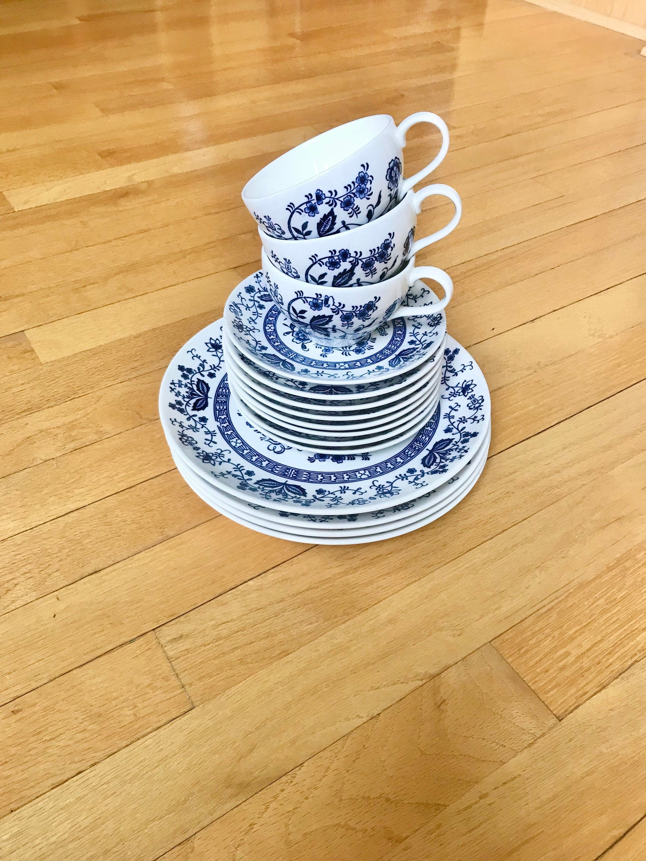 Beautiful Mid Century White and Blue Ceramic Dish / Dishes 15