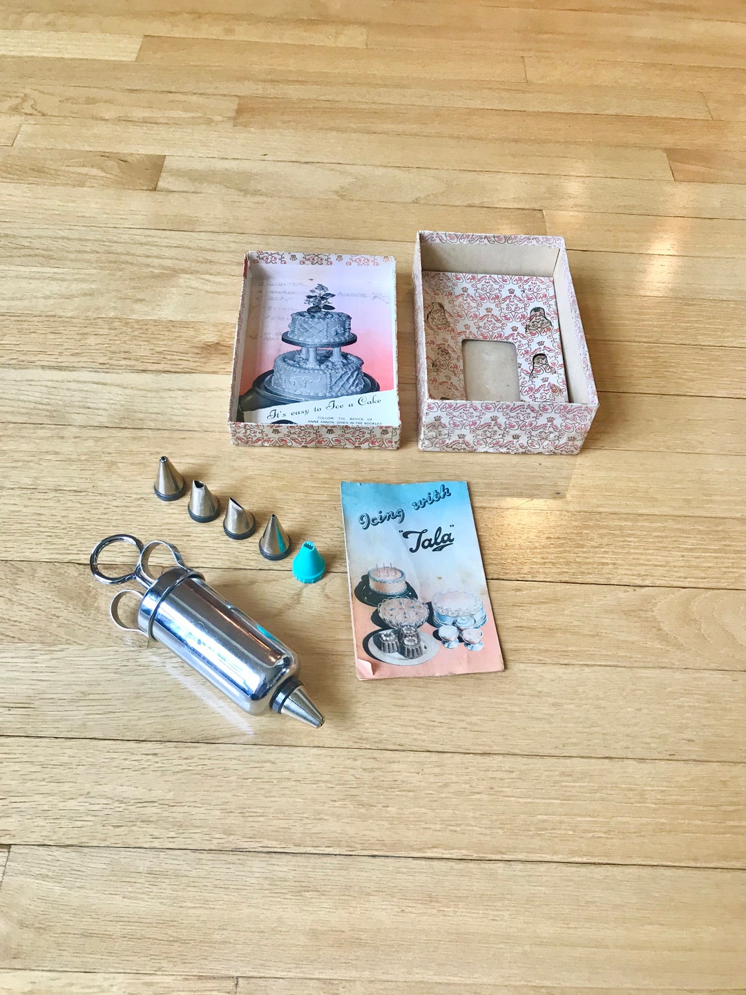 Vintage 1950s / 1960s Queen Icing Tala Boxed Set / Cake Frosting / Icing Kit With Tips Made in