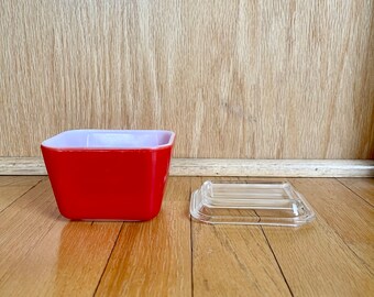 Mod Vintage Mid Century Small Rectangle Pyrex Refrigerator Dish with Lid No. 0501A