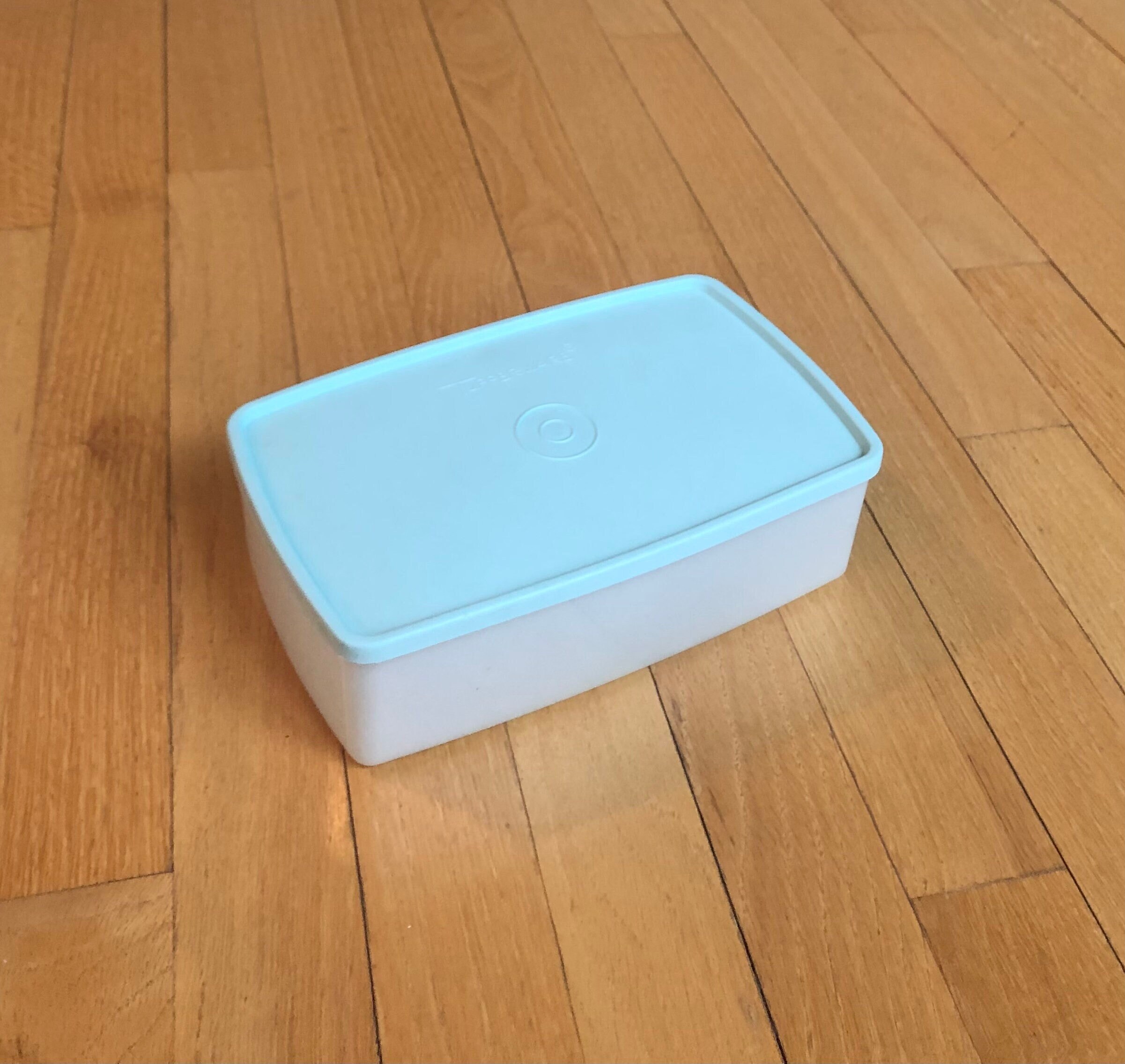 TUPPERWARE KEEPTABS 1 LARGE SQUARE STORAGE CONTAINER SEA GREEN