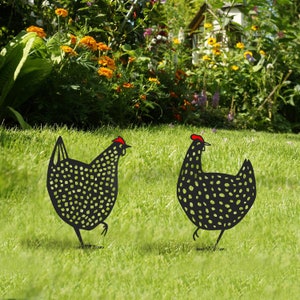 Metal Chicken Yard Art: Farmhouse Garden Decoration