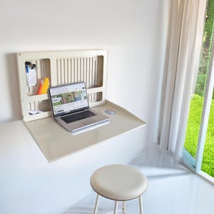 Mesa de parede de metal Murphy: mesa dobrável para laptop que economiza espaço