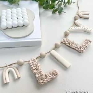 Guirnalda con nombre / Decoración para baby shower / Letras florales / Nombre personalizado / Banderines con nombre / Decoración de estanterías / Decoración de guardería / Decoración de dormitorio infantil
