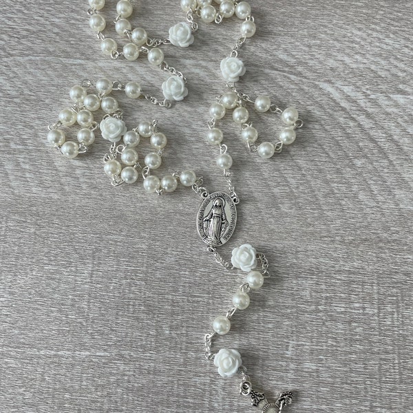 Catholic Prayer Rosary. White faux pearls with roses, silver crucifix and Virgin Mary medallion. Floral Rosary, garden, bridal, communion,