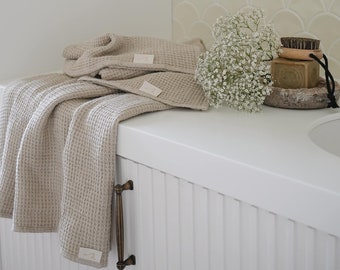 Natural Linen Waffle Bath Sheet / Highly Absorbent Bath Sheet / Hypoallergenic and airy towel / Gifts