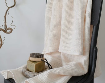 Linen Waffle Bath Sheet / Highly Absorbent Bath Sheet / Hypoallergenic and airy big towel / Beach towel