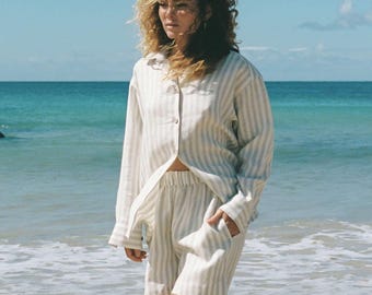 Camisa de lino de gran tamaño lista para enviar / Camisa de lino de rayas naturales / Camisa de hombros caídos / Camisa de lino lavado / Ropa de lino de verano