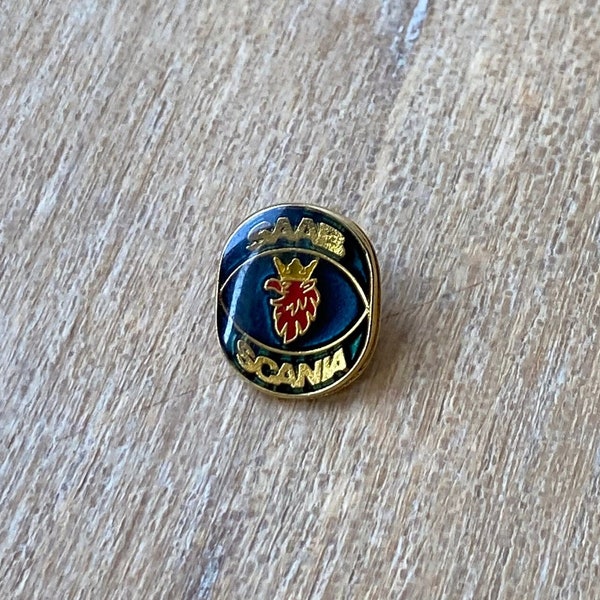 Beautiful Vintage Enamelled Saab Scania Pin - Classic Automotive Elegance