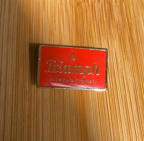 Lovely Red Vintage Triumph International Logo Bro… - image 1