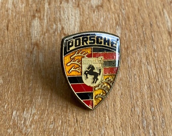 Prachtige vintage geëmailleerde bronzen Porsche broche of reversspeld