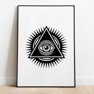 Puede incluir: Ilustraci&oacute;n en blanco y negro de un ojo dentro de un tri&aacute;ngulo con un sol radiante detr&aacute;s.