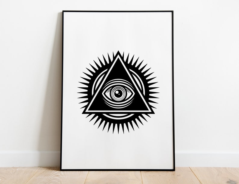 Puede incluir: Ilustraci&oacute;n en blanco y negro de un ojo dentro de un tri&aacute;ngulo con un sol radiante detr&aacute;s.