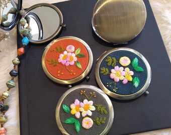 Hand Embroidered Flower Pocket Mirror/ Linen Compact Mirror/ Flower Makeup Mirror/  Hand Embroidered Folding Mirror/ Wedding Gift