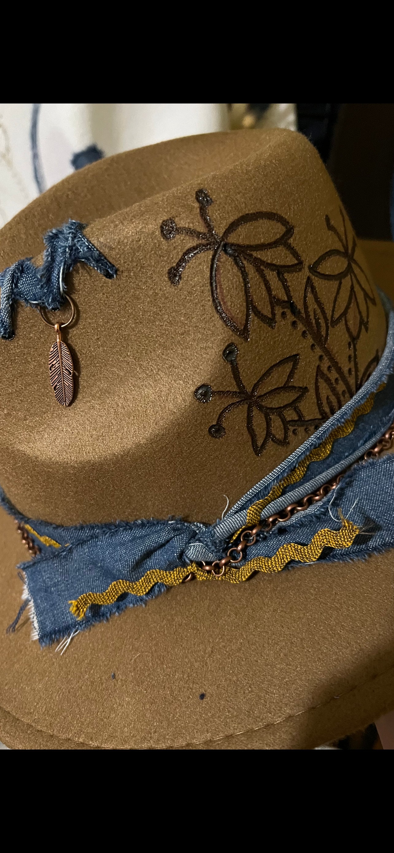 Brown Denim Women\'s Decorative Hat with Cream Floral Trim and Gold Accents Engraved Floral Cowboy Hat – Camelia Mexican Boutique main image 3