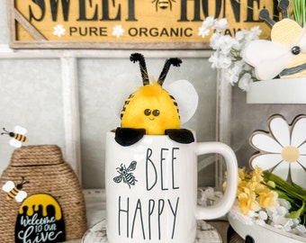 Honey Bee Mug Peeker