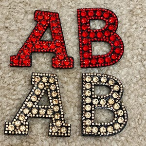 Letras de diamantes de imitación (ROJO, AZUL, DORADO), para coser, alfabeto glamuroso, adorno de letras, inicial con parte trasera plana, monograma con brillo, decoración.