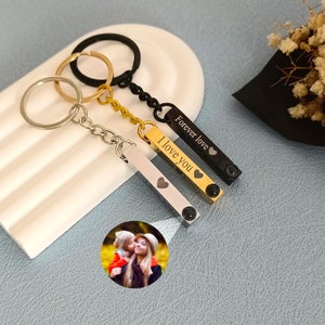 Fotoprojektion Schlüsselbund für Männer, Schlüsselanhänger Bar, personalisiertes Vatertagsgeschenk, Anhänger Fotoprojektion Geschenk für Ihn, Jubiläumsgeschenk
