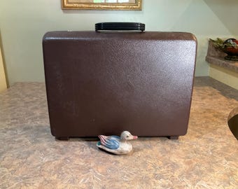Samsonite Classic Briefcase - Dark Gray Textured Exterior - Silver