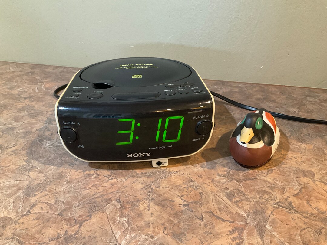 Dream Machine Fm/am Clock Radio ICFCD815. CDR/RW 2 Alarms, Works