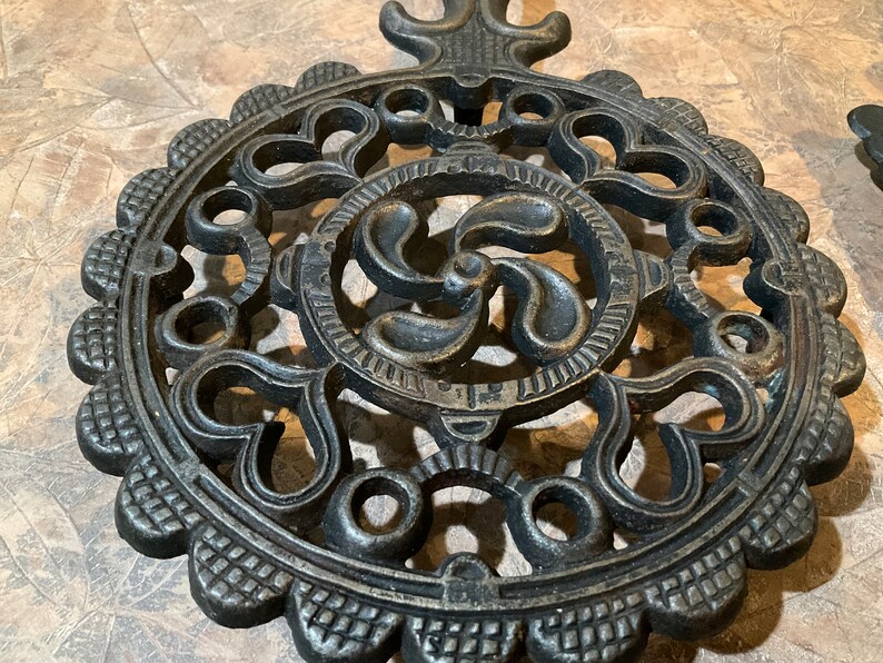 Trivet Tile Hot Plate 60's Bright Flowers, Cast Iron Coasters Hotplate Wall Decor Gothic Victorian Boho, Blue Bow Goose Geese Trivet image 6
