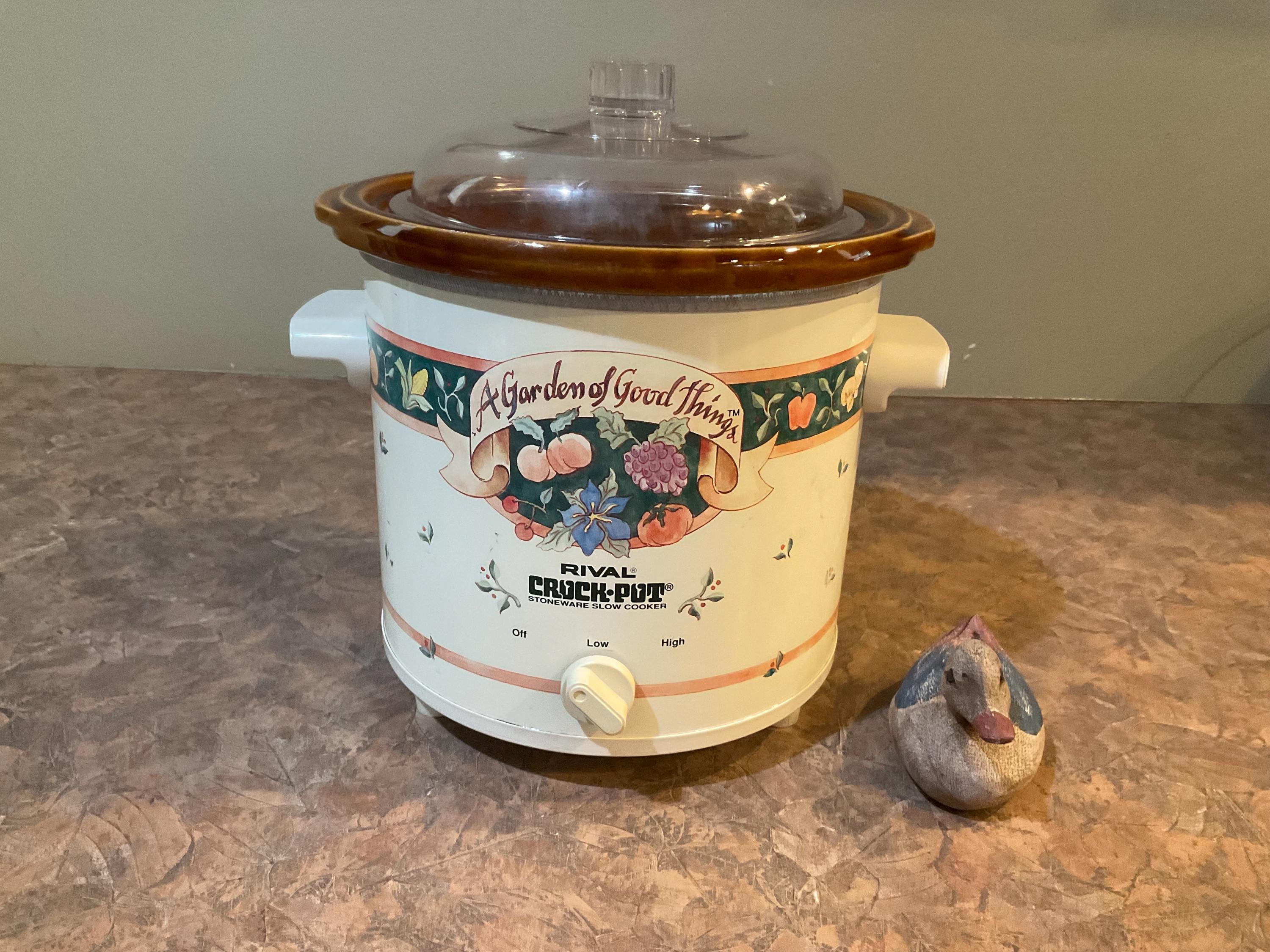 Rival Crock Pot, A Garden Of Good Things,  3.5 quart, Model 3100/2, Vintage