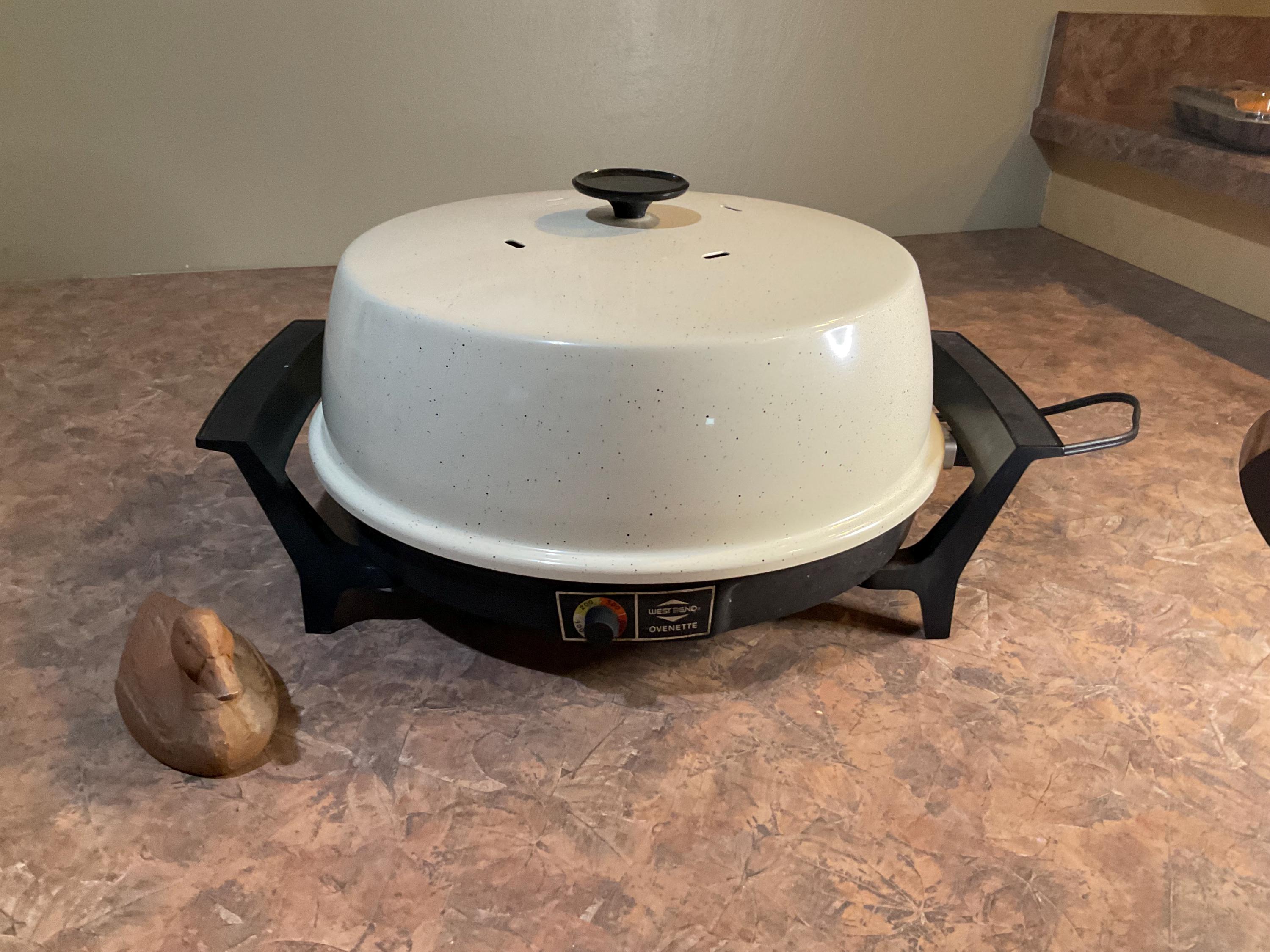 West Bend Electric Ovenette No. 5366 Baker & Grill, With Rack