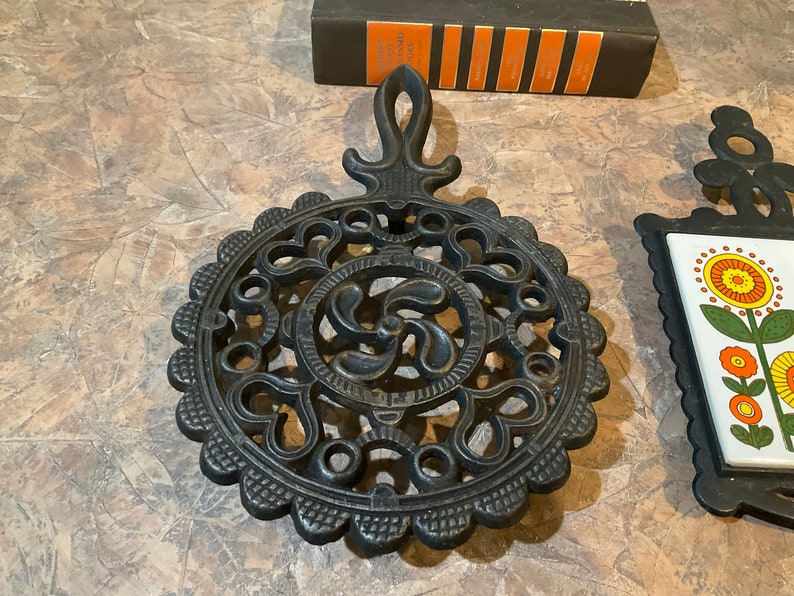 Trivet Tile Hot Plate 60's Bright Flowers, Cast Iron Coasters Hotplate Wall Decor Gothic Victorian Boho, Blue Bow Goose Geese Trivet image 2