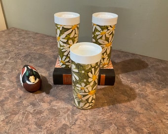 West Bend Thermo-Serv Drinkware Cups Mugs, Set of 3, Daisies, White and Yellow Flowers 70s decor