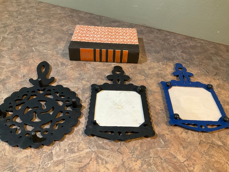 Trivet Tile Hot Plate 60's Bright Flowers, Cast Iron Coasters Hotplate Wall Decor Gothic Victorian Boho, Blue Bow Goose Geese Trivet image 3