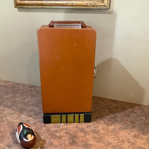 Travel Bar Barware Surtex Hard Case, Original Corkscrew, Stirring Spoon,  and Bottle opener, 4 Shot size Cups, Key included, 60s Vintage