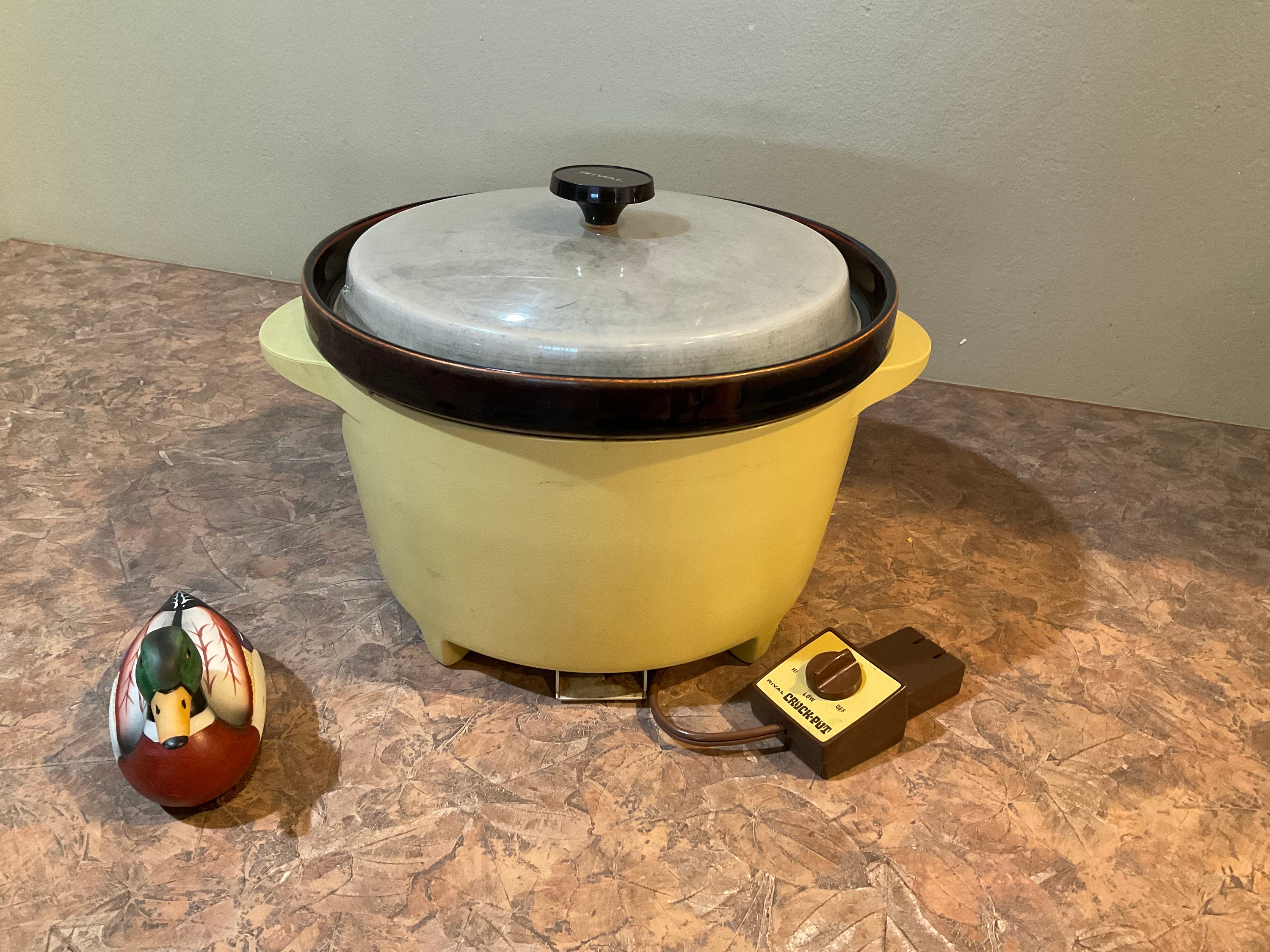 Vintage Rival 3 1/2 Quart Slow Cooker Crock Pot Almond/brown Model 3100 P Stoneware  Slow Cooker 