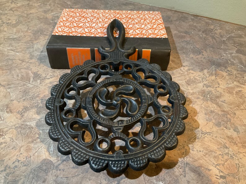 Trivet Tile Hot Plate 60's Bright Flowers, Cast Iron Coasters Hotplate Wall Decor Gothic Victorian Boho, Blue Bow Goose Geese Trivet image 9