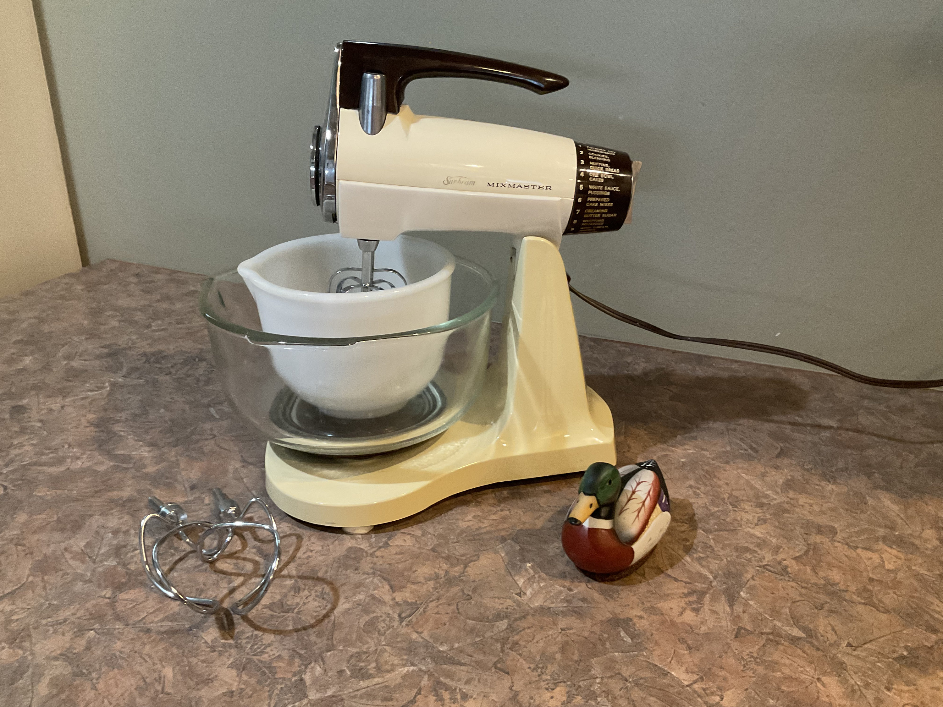 sunbeam mixmaster 4 qt stand mixer