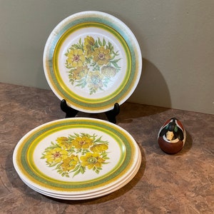 NHP National Home Products Artisan Ware Melamina 10&quot; Żółte i zielone talerze kwiatowe, zestaw pięciu (5) Vintage
