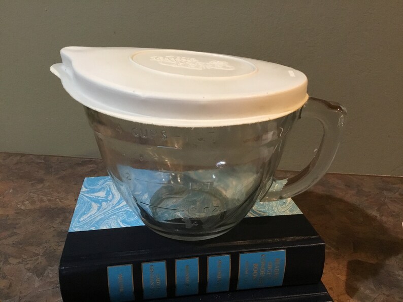 The Pampered Chef Small Batter Bowl Measuring Cup With Lid 4 Etsy