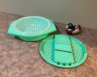 Tupperware Set 786-4 Bowl Jadeite Green With Shredder-Strainer Lid, vintage