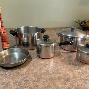 Revere Ware Pots koperen bodem, 6 liter pot, 4 liter sauspan met deksel, 8 inch braadpan, 1 1/2 Qt pandeksel, 1 Qt pandeksel
