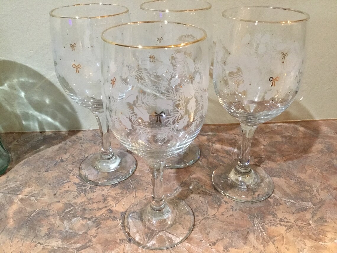 Libbey Holiday Wine Glass Frosted Holly Gold Bows with Gold Etsy