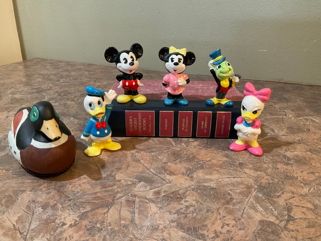 Walt Disney Productions Mickey, Minnie Mouse, Donald Duck, Daisy