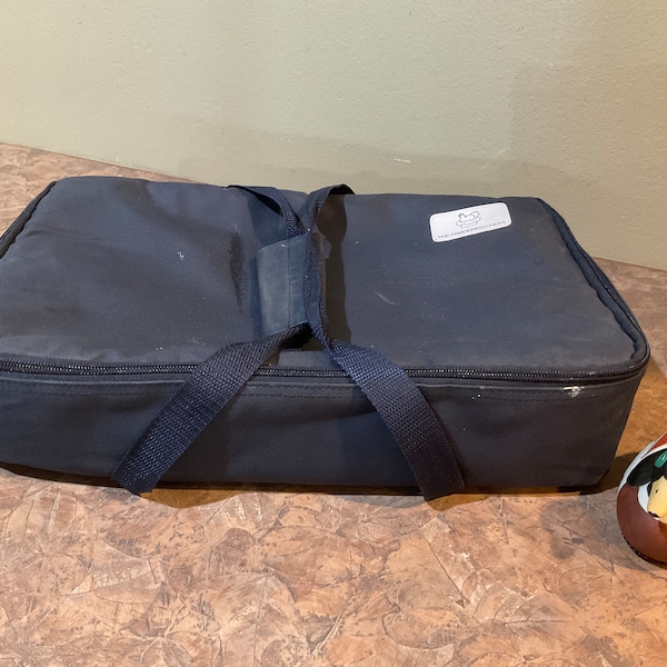 Pampered Chef Heritage Stoneware 9 x 13 pan with insulated Carrying Bag