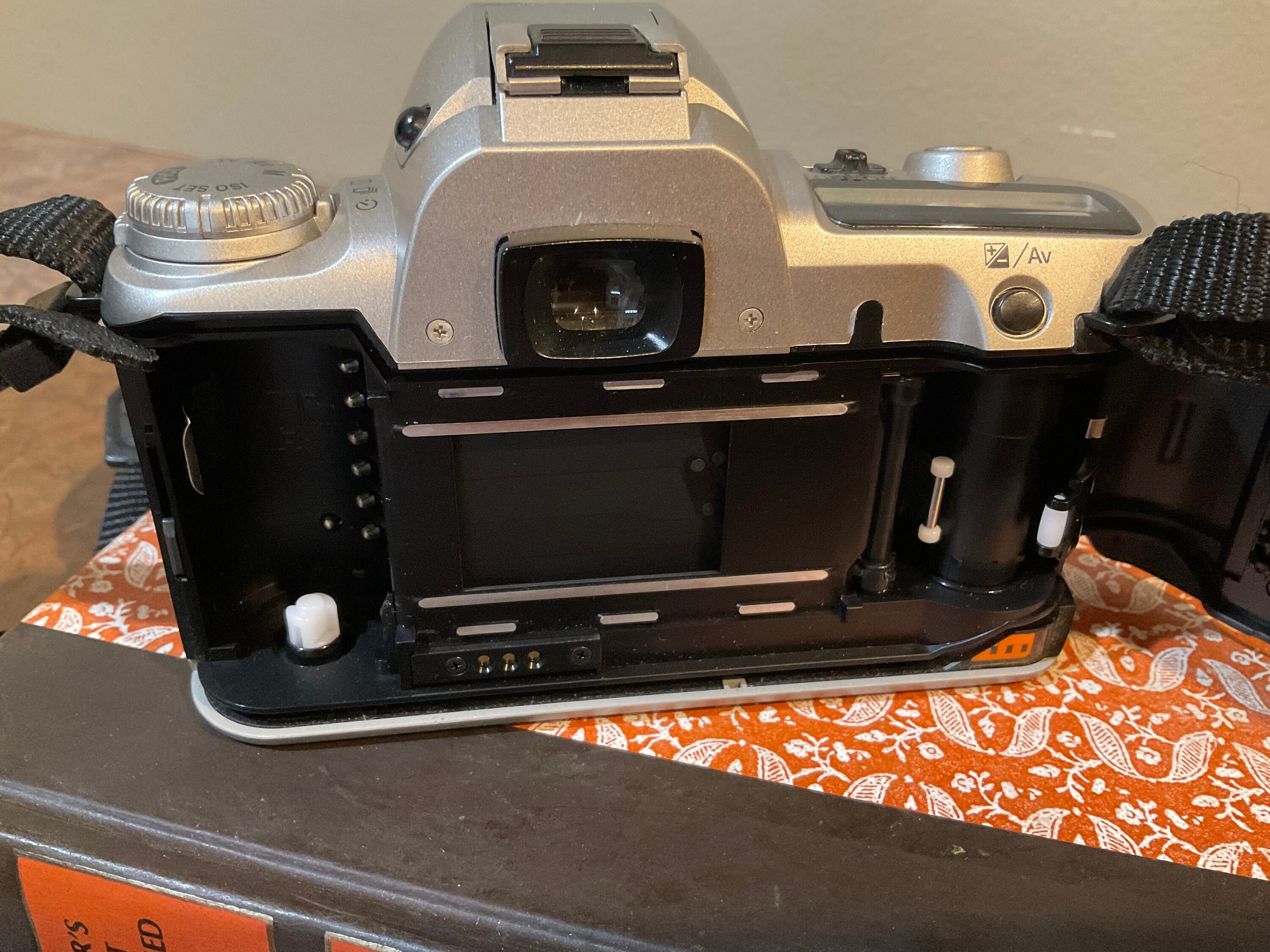 PENTAX ZX-50 35mm SLR Film Camera + 35-80mm Zoom Lens, Lens Cover