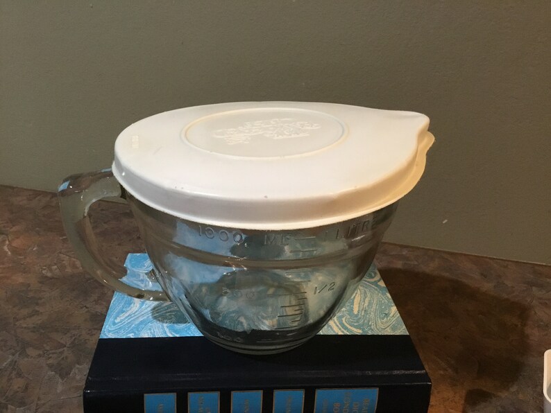 The Pampered Chef Small Batter Bowl Measuring Cup With Lid 4 Etsy