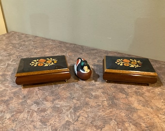 Intarsitalia Music Box, Made in Italy, Wood Grain with Flower Inlay Do Re Mi or Brahms Lullaby, Blue Velvet Jewelry Box
