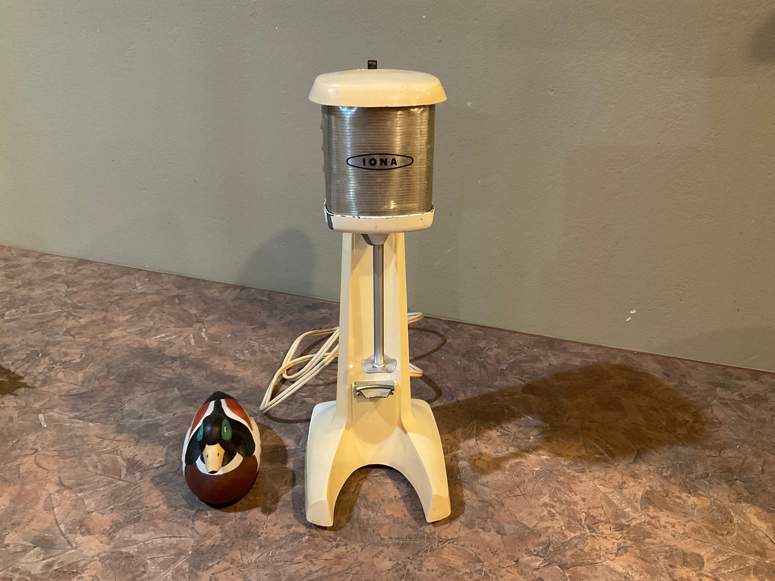 Vintage IONA Dairy-Bar Drink Mixer Model DM-1 Milk Shake Maker